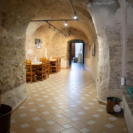Il Castello Di *